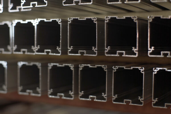 How is aluminium extrusion manufactured